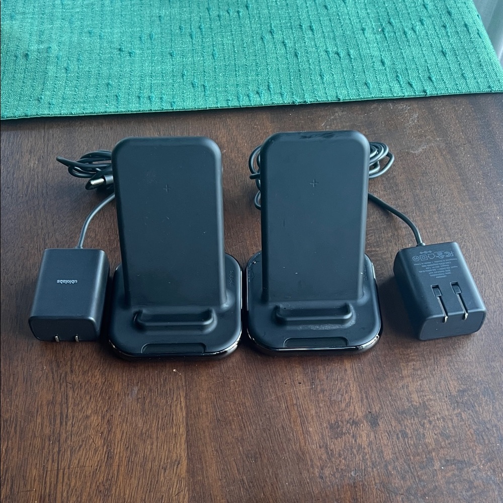 Ubiolabs - Pair of Black Wireless Charging Stands with USB Adapters